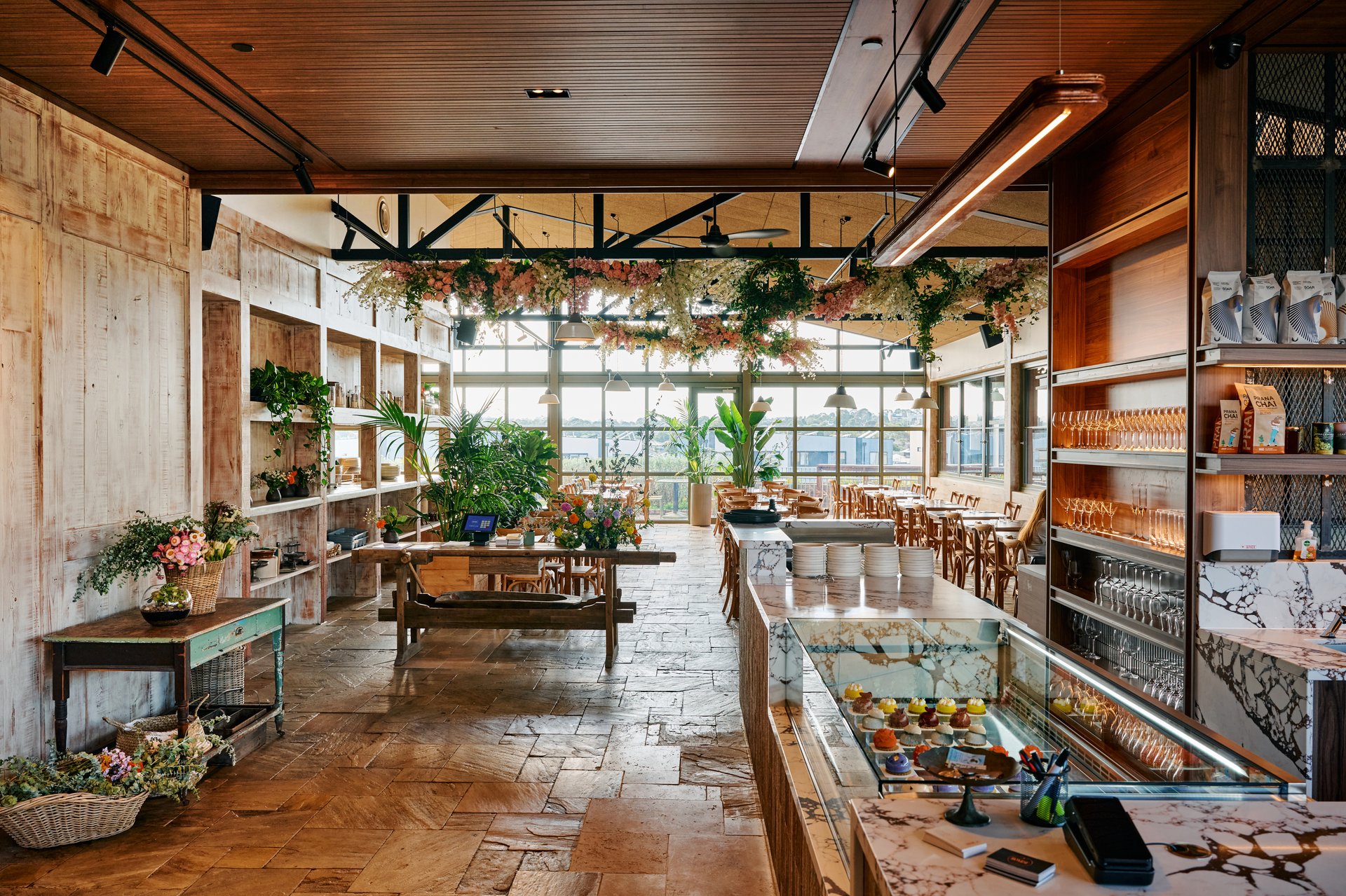 Rombe interior with natural light